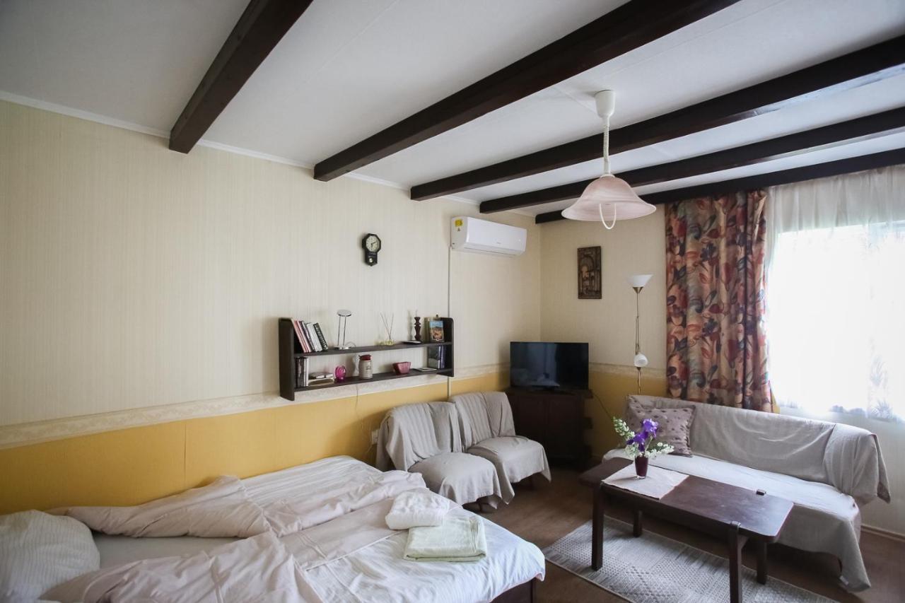 Hellenyi Apartmanok Harkany Luaran gambar