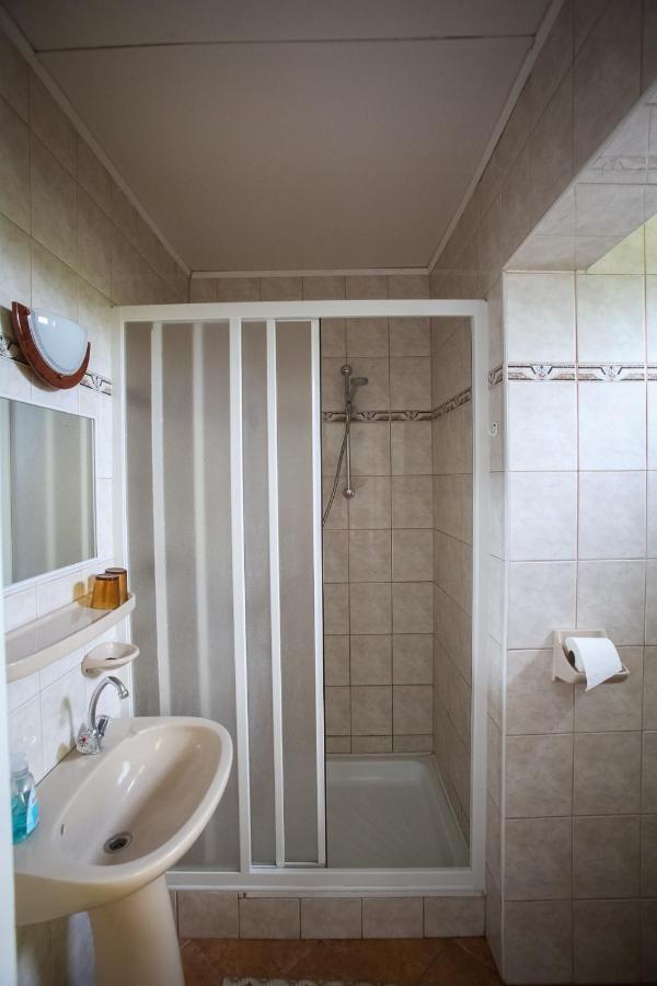 Hellenyi Apartmanok Harkany Luaran gambar
